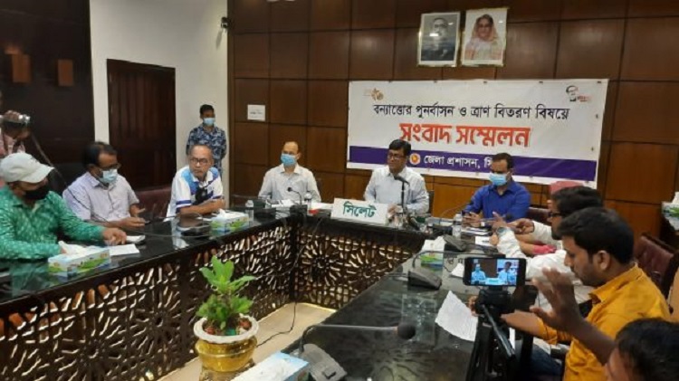 নিউইয়র্কে বাংলাদেশী জার্মানী কবি নাজমুন নেসা পিয়ারি সংবর্ধিত