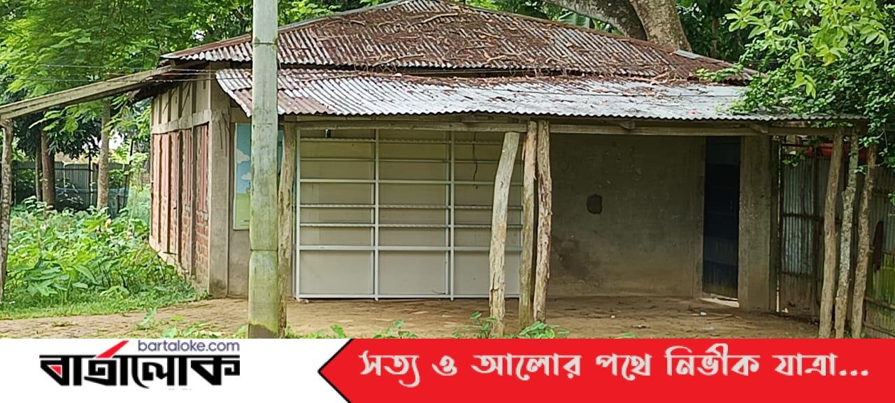 কুলাউড়ায় সরকারী জায়গা দখল করে আ’লীগ নেতার গাড়ীর গ্যারেজ