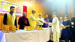 আদর্শ পাঠাগারের বইপড়া উৎসবের ফলাফল ঘোষণা ও পুরস্কার বিতরণ