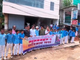 মৌলভীবাজারে প্রাক্তন শিক্ষিকা ওপর হামলাকারীদের দ্রুত গ্রেপ্তারের দাবিতে মানববন্ধন